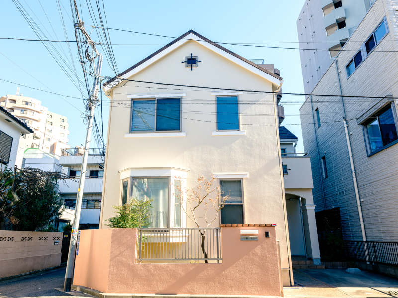 photo of front of Ikken House Haresora